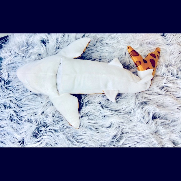 Hand Puppet Shark - Picture 12 of 13